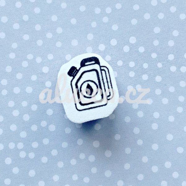 benzín, kanystr, pumpa